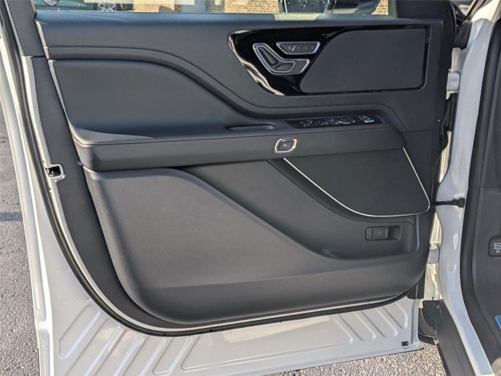 new 2026 Lincoln Aviator car, priced at $61,529