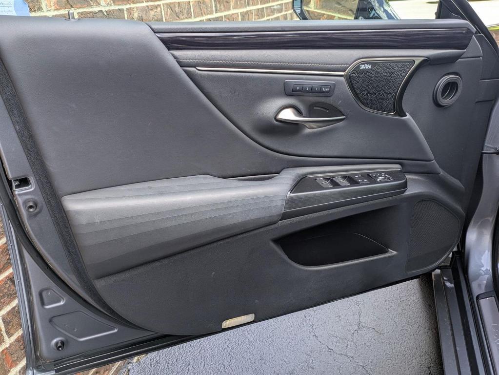 used 2021 Lexus ES 300h car, priced at $35,290