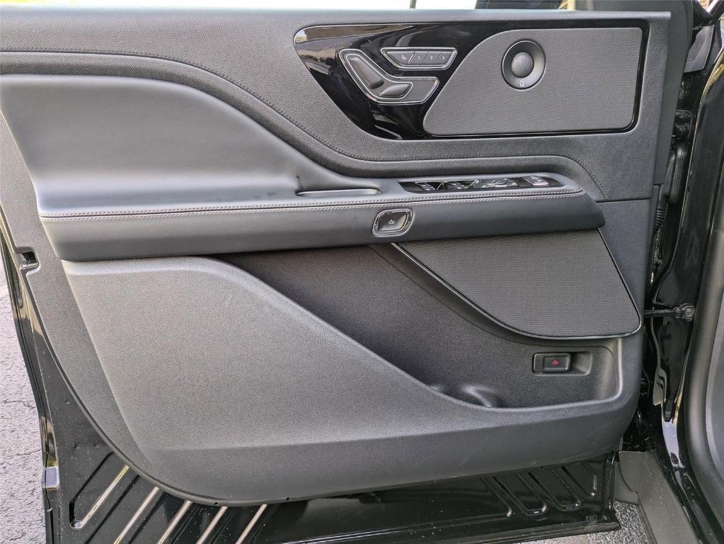 new 2025 Lincoln Aviator car, priced at $72,182