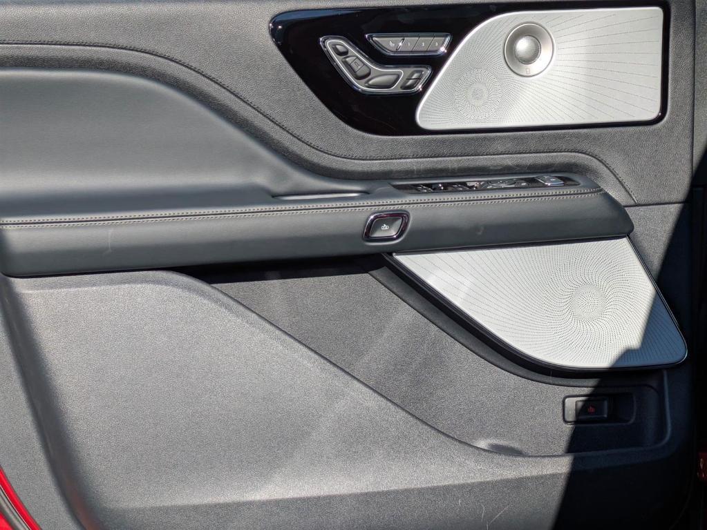 new 2025 Lincoln Aviator car, priced at $76,558