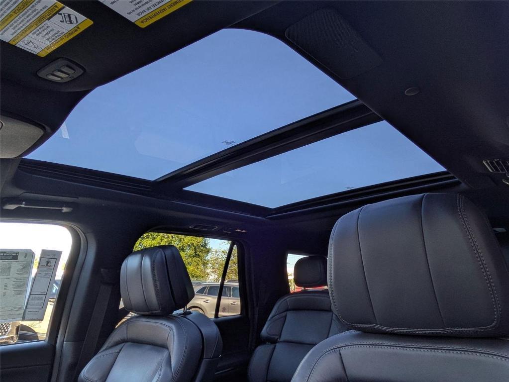 new 2025 Lincoln Navigator L car, priced at $111,910