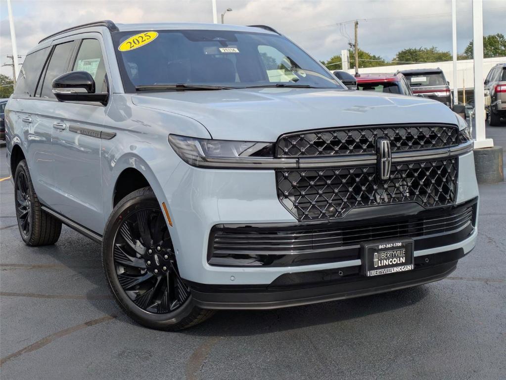new 2025 Lincoln Navigator car, priced at $106,625