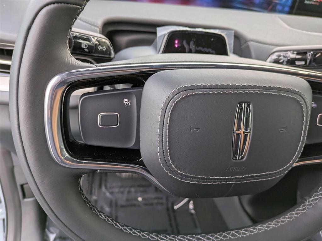 new 2025 Lincoln Navigator car, priced at $106,625