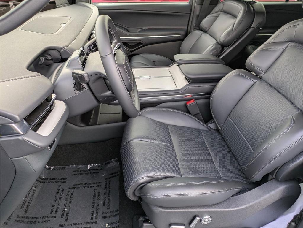 new 2025 Lincoln Navigator car, priced at $106,625
