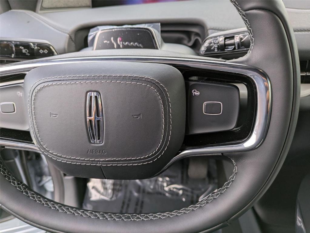 new 2025 Lincoln Navigator car, priced at $106,625