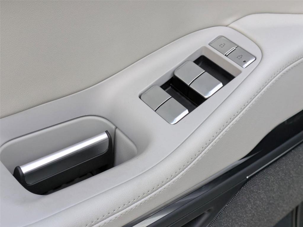 new 2025 Lincoln Navigator car, priced at $103,955