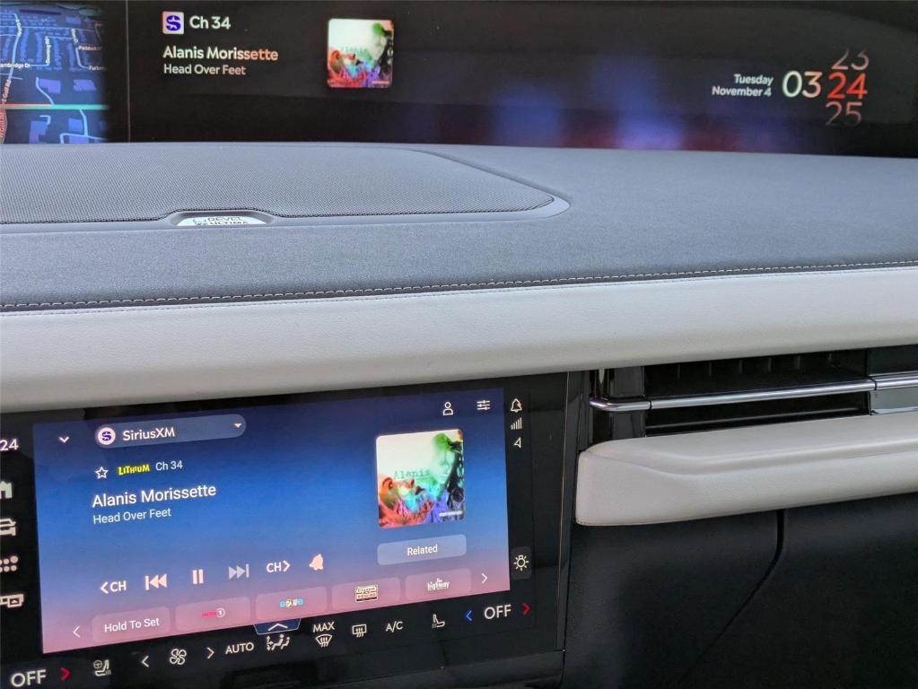 new 2025 Lincoln Navigator car, priced at $103,955