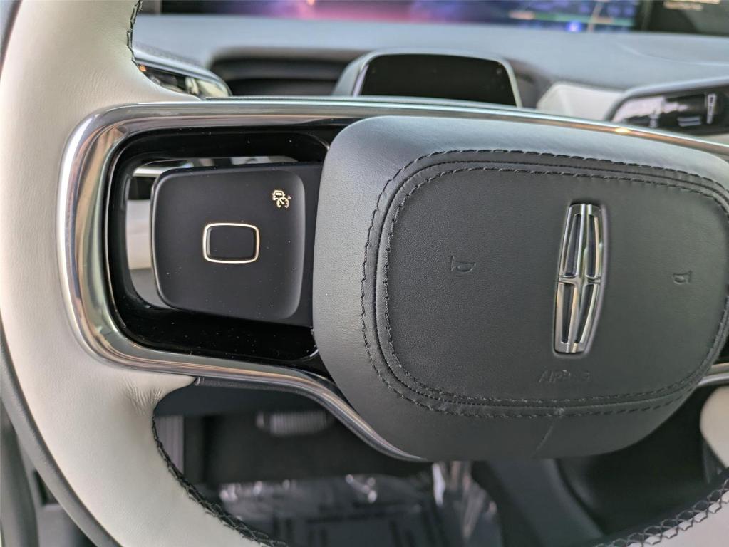 new 2025 Lincoln Navigator car, priced at $103,955