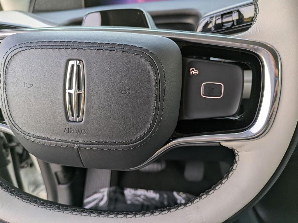 new 2025 Lincoln Navigator car, priced at $103,955