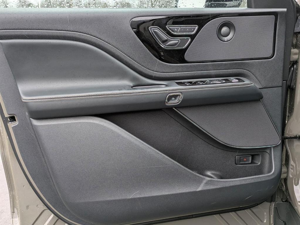 new 2025 Lincoln Aviator car, priced at $65,209