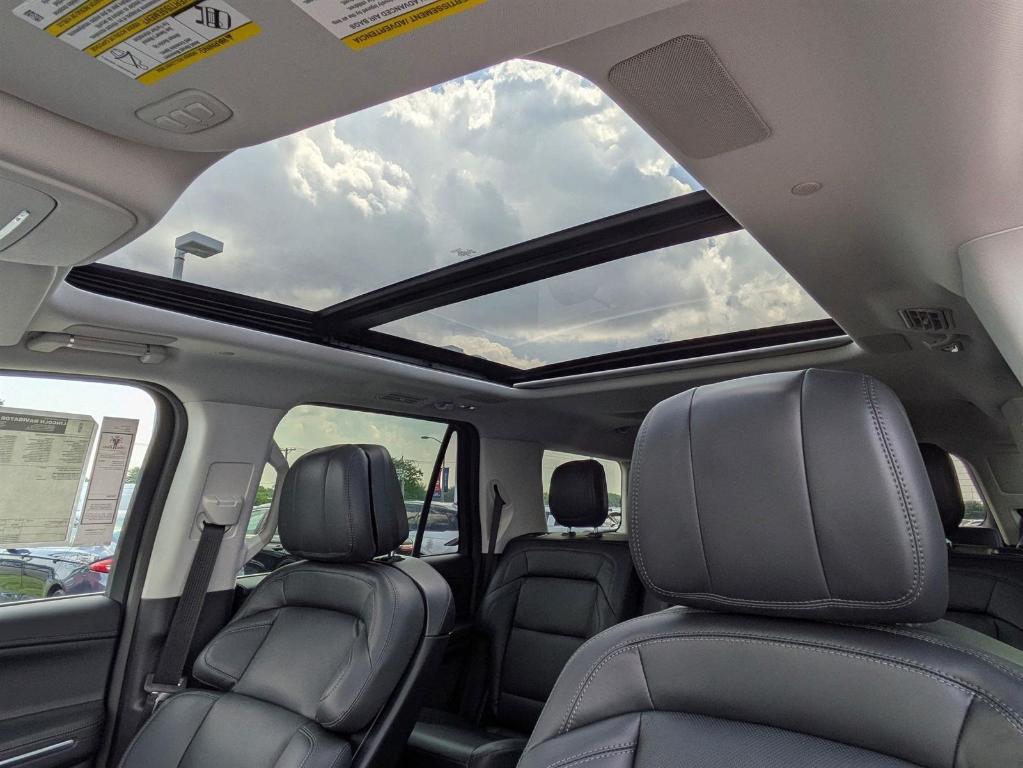 new 2025 Lincoln Navigator car, priced at $102,375