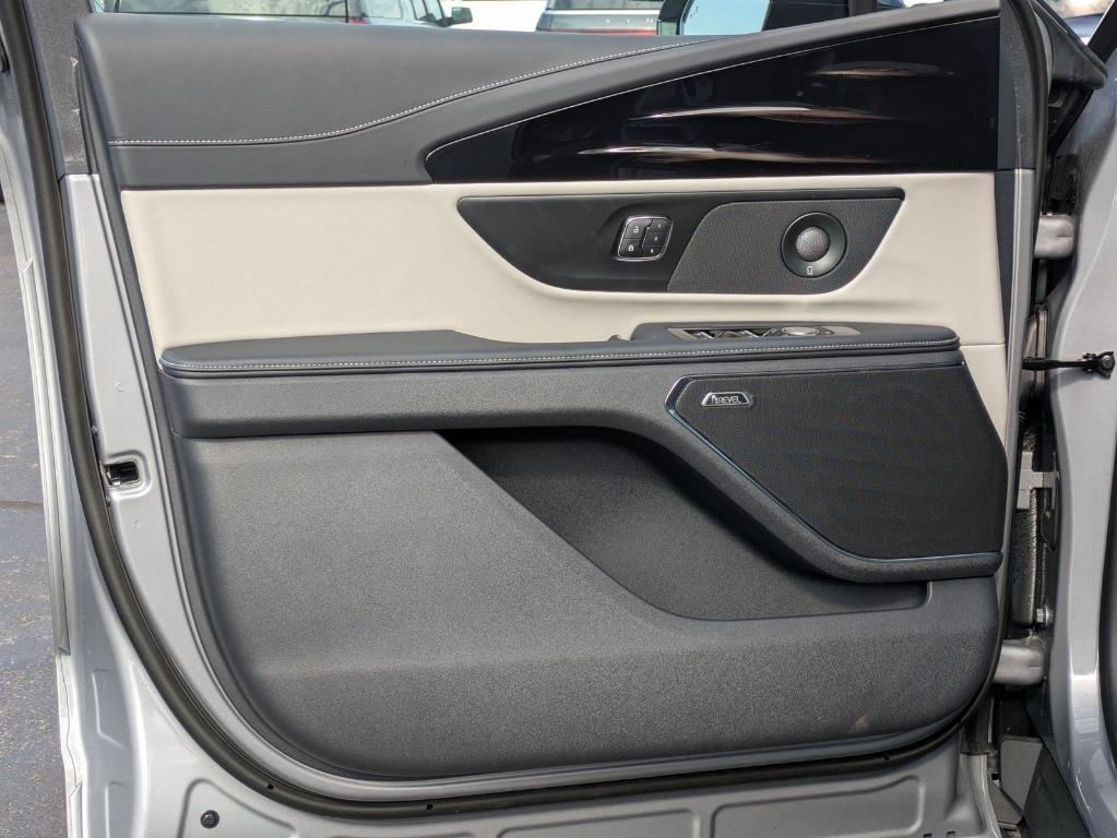 new 2025 Lincoln Nautilus car, priced at $61,520