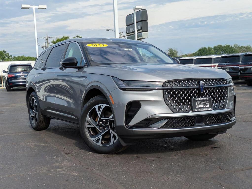 new 2025 Lincoln Nautilus car, priced at $61,520