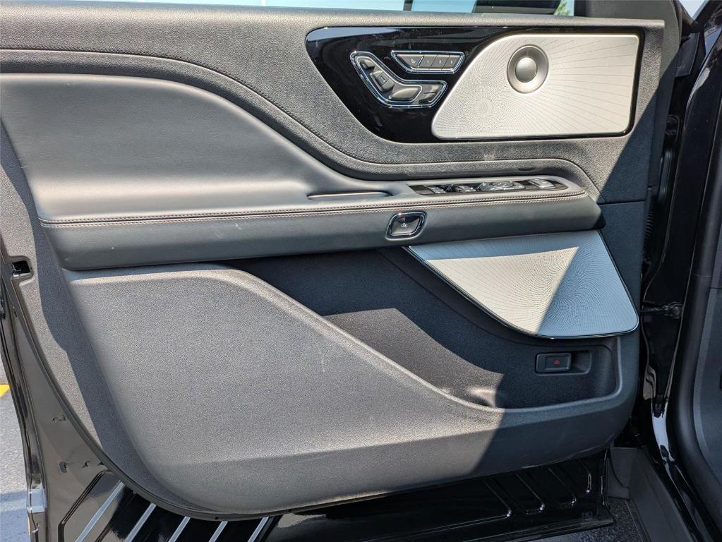 new 2025 Lincoln Aviator car, priced at $80,970