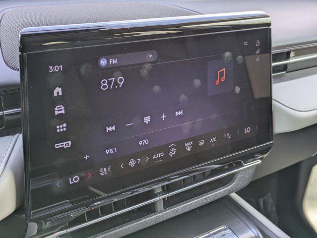 new 2025 Lincoln Nautilus car, priced at $68,162