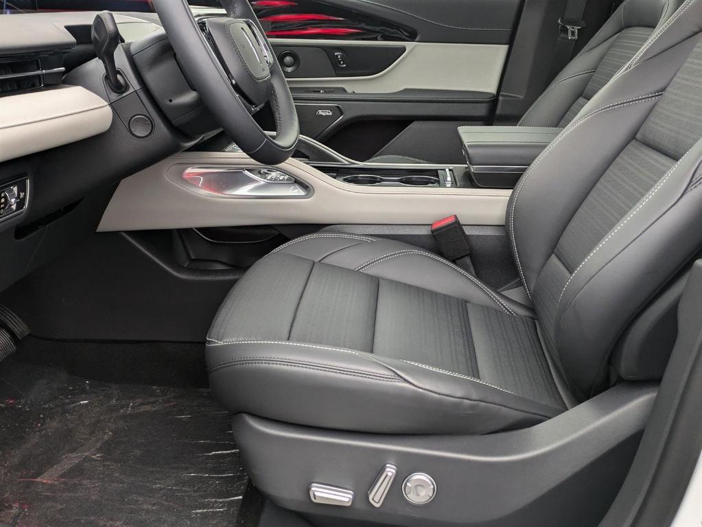 new 2025 Lincoln Nautilus car, priced at $63,105