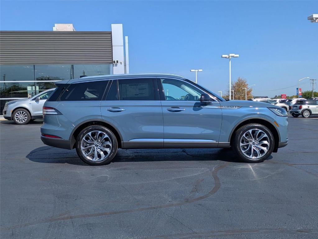 new 2025 Lincoln Aviator car, priced at $69,515