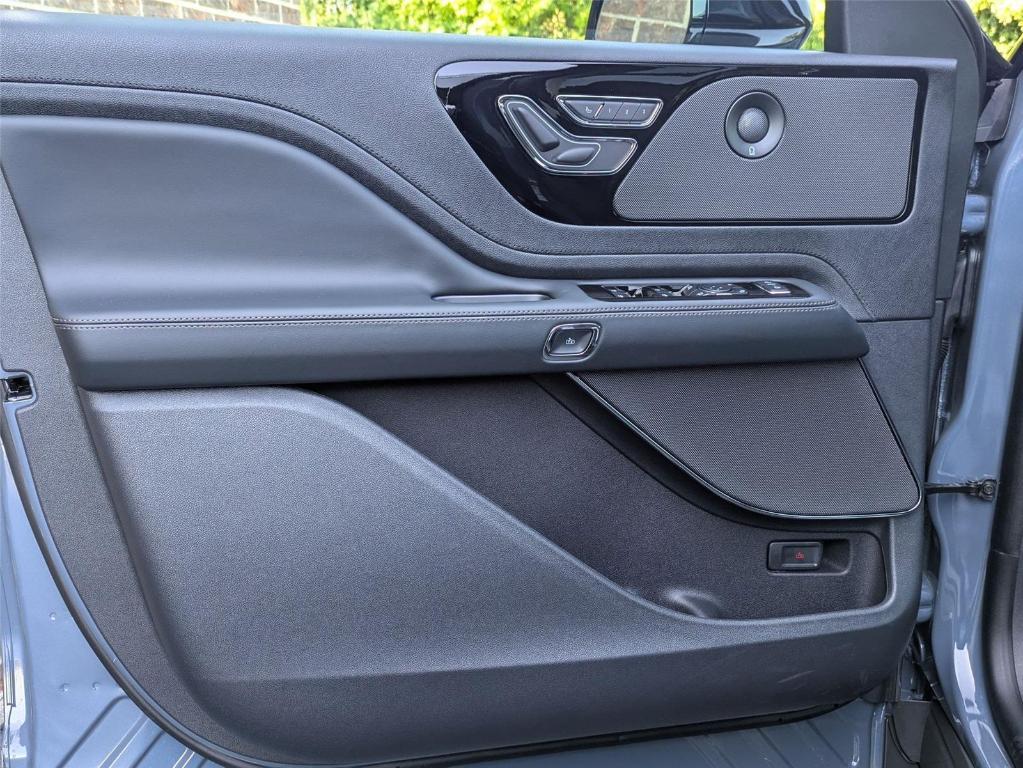 new 2025 Lincoln Aviator car, priced at $69,515