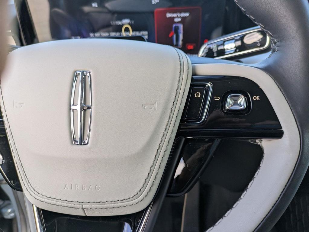 new 2025 Lincoln Aviator car, priced at $77,270
