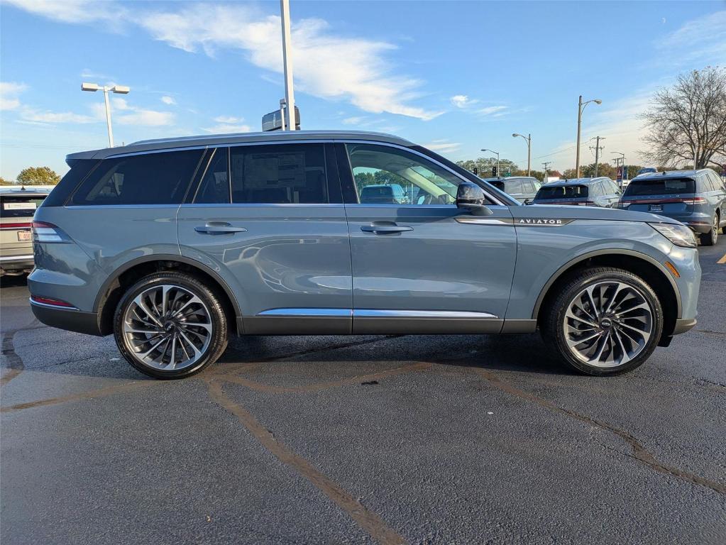 new 2025 Lincoln Aviator car, priced at $77,270
