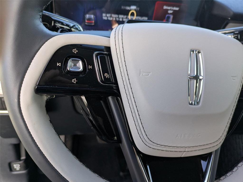 new 2025 Lincoln Aviator car, priced at $77,270