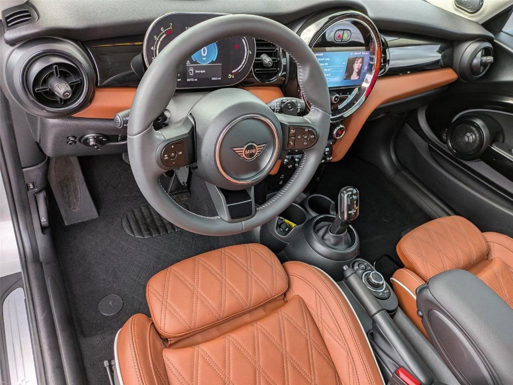used 2023 MINI Hardtop car, priced at $27,497