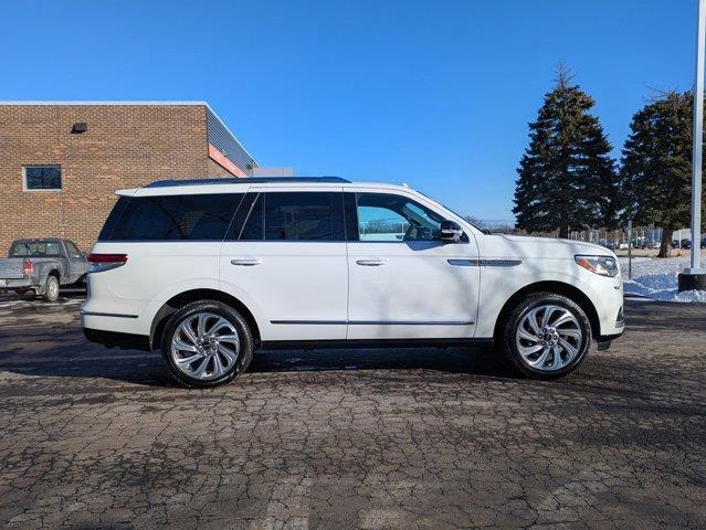 new 2024 Lincoln Navigator car, priced at $86,105