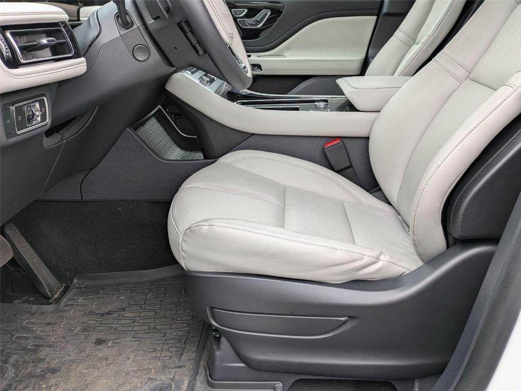 new 2025 Lincoln Aviator car, priced at $64,671