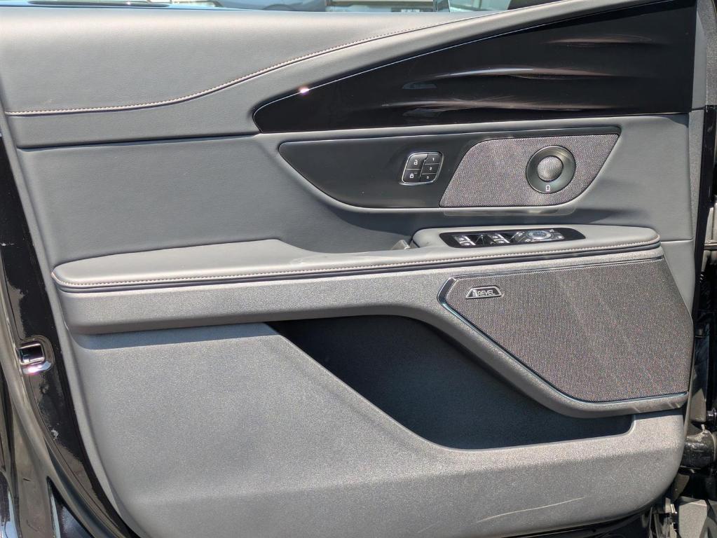 new 2025 Lincoln Nautilus car, priced at $57,733