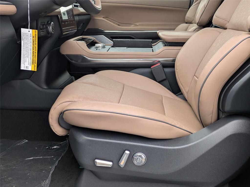 new 2025 Lincoln Navigator L car, priced at $124,835