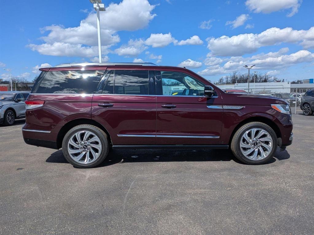 new 2024 Lincoln Navigator car, priced at $95,205