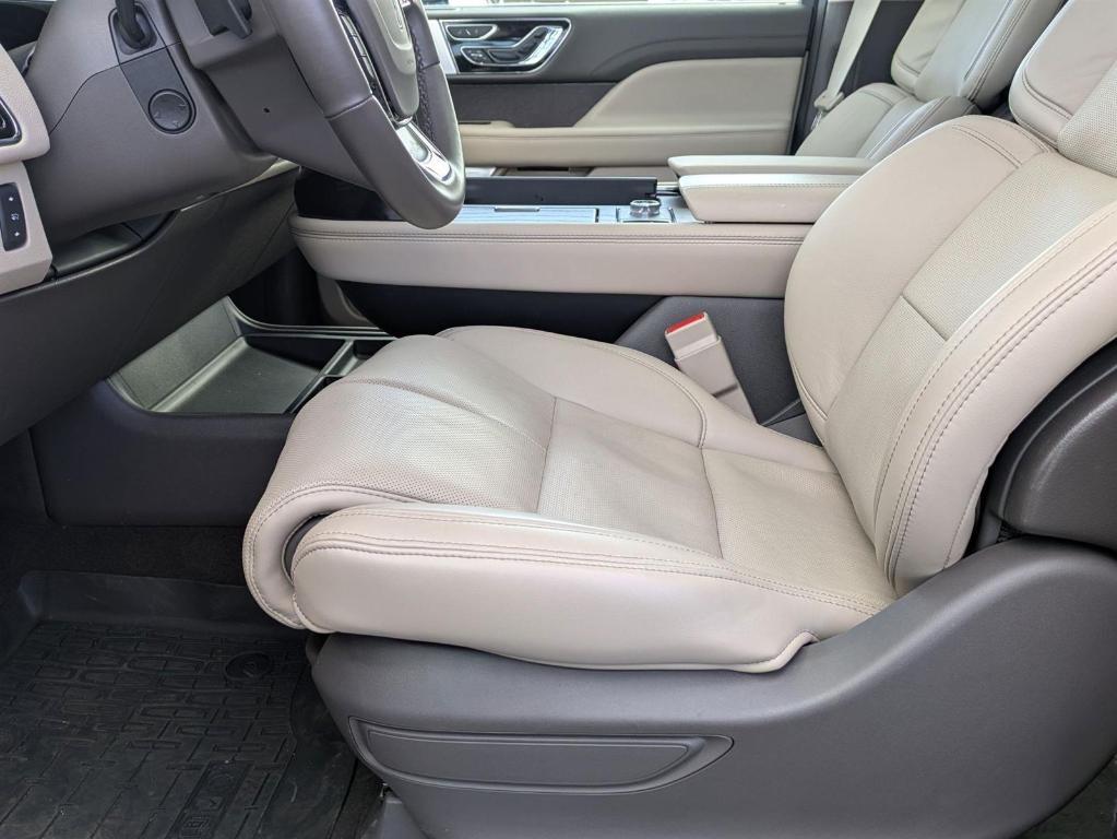 new 2024 Lincoln Navigator car, priced at $95,205