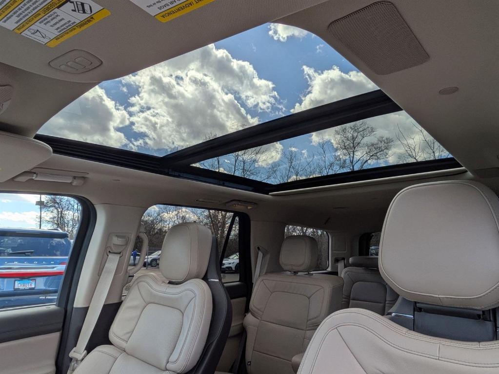 new 2024 Lincoln Navigator car, priced at $95,205