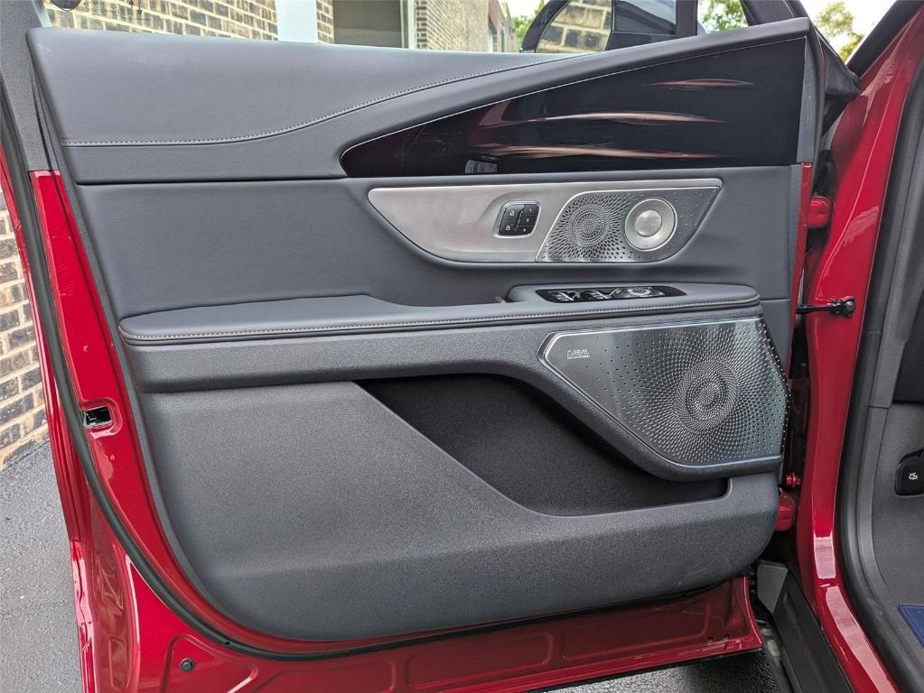 new 2025 Lincoln Nautilus car, priced at $72,654