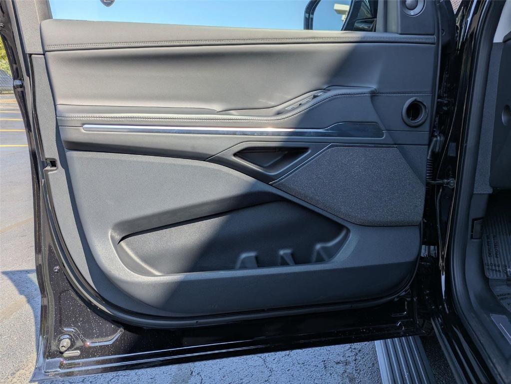 new 2025 Lincoln Navigator car, priced at $99,323