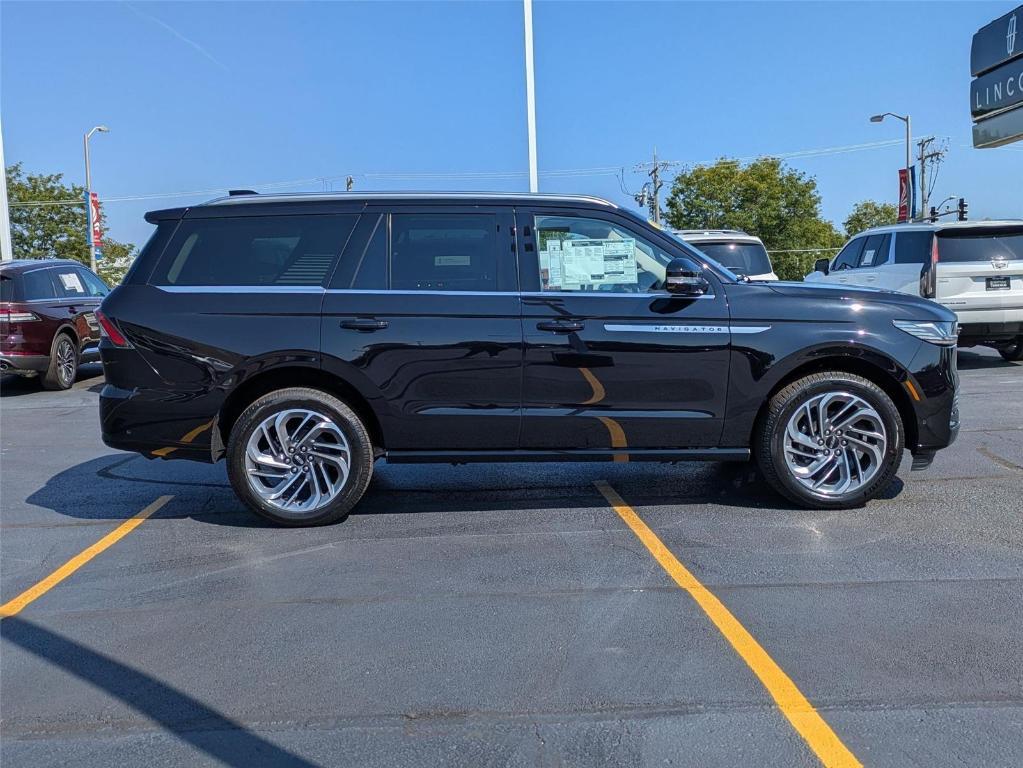 new 2025 Lincoln Navigator car, priced at $99,323