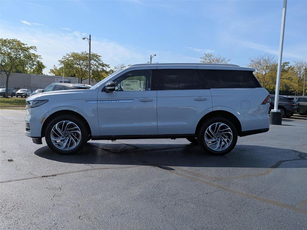 new 2025 Lincoln Navigator car, priced at $101,805