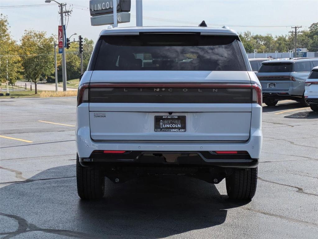 new 2025 Lincoln Navigator car, priced at $101,805
