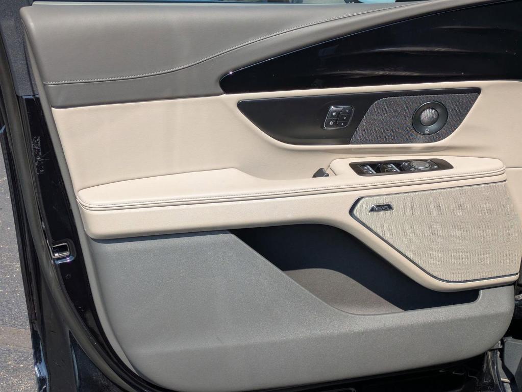 new 2025 Lincoln Nautilus car, priced at $61,415