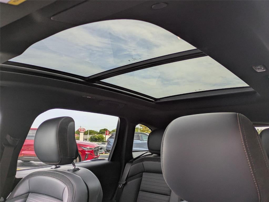 new 2025 Lincoln Nautilus car, priced at $73,701