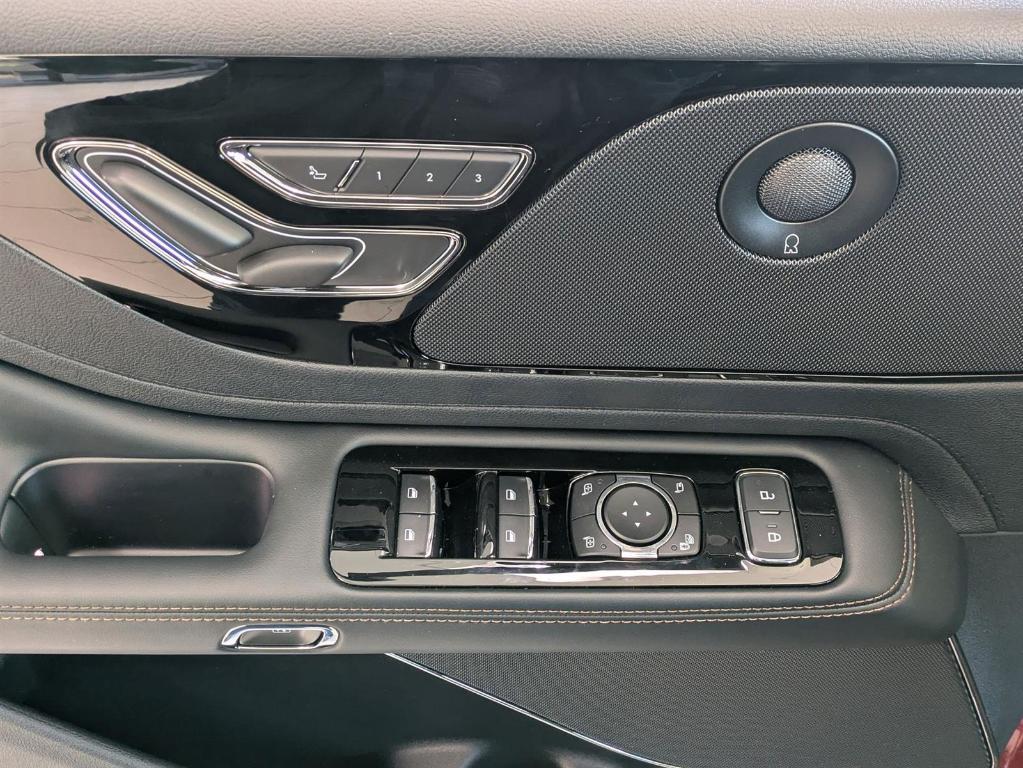 new 2025 Lincoln Aviator car, priced at $75,625