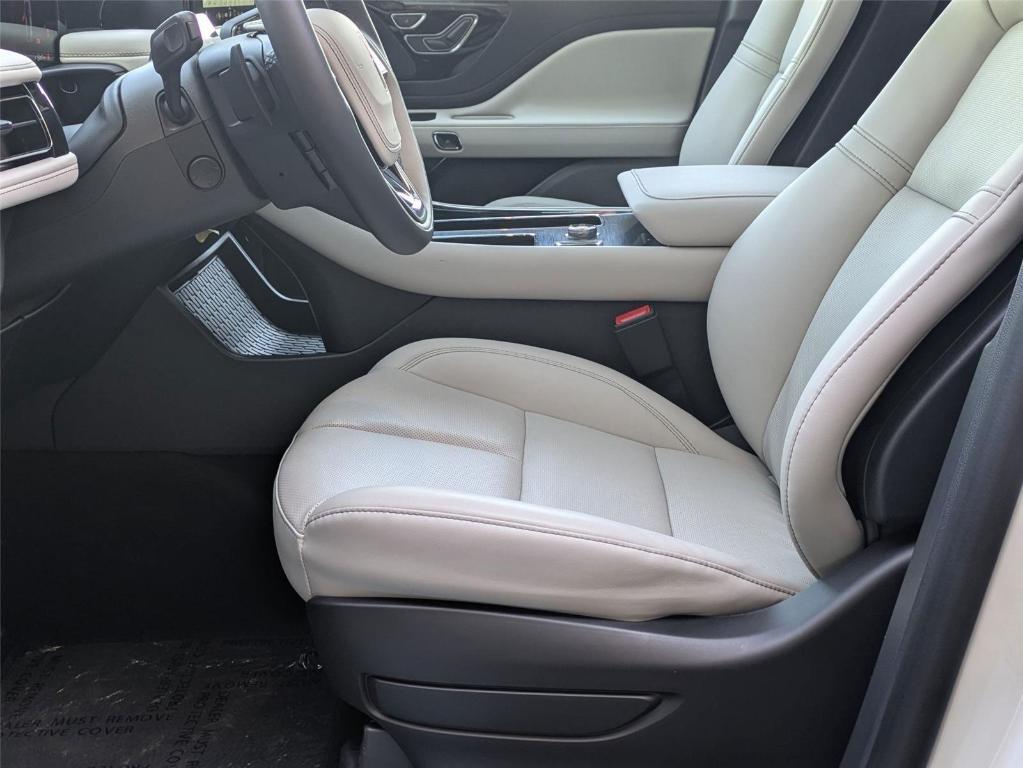 new 2025 Lincoln Aviator car, priced at $62,506