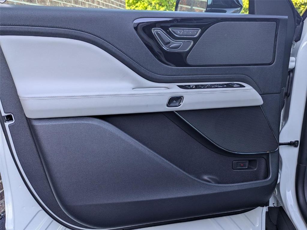 new 2025 Lincoln Aviator car, priced at $62,506