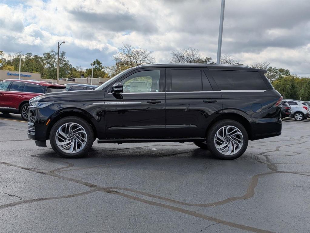 new 2025 Lincoln Navigator car, priced at $99,275