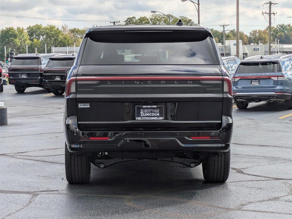 new 2025 Lincoln Navigator car, priced at $99,275