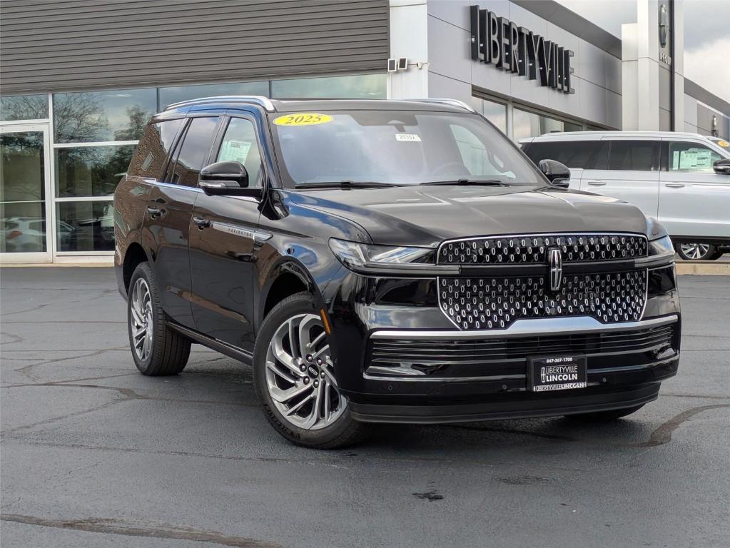 new 2025 Lincoln Navigator car, priced at $99,275