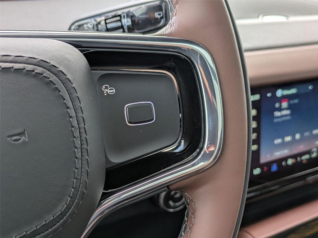 new 2025 Lincoln Navigator car, priced at $99,275