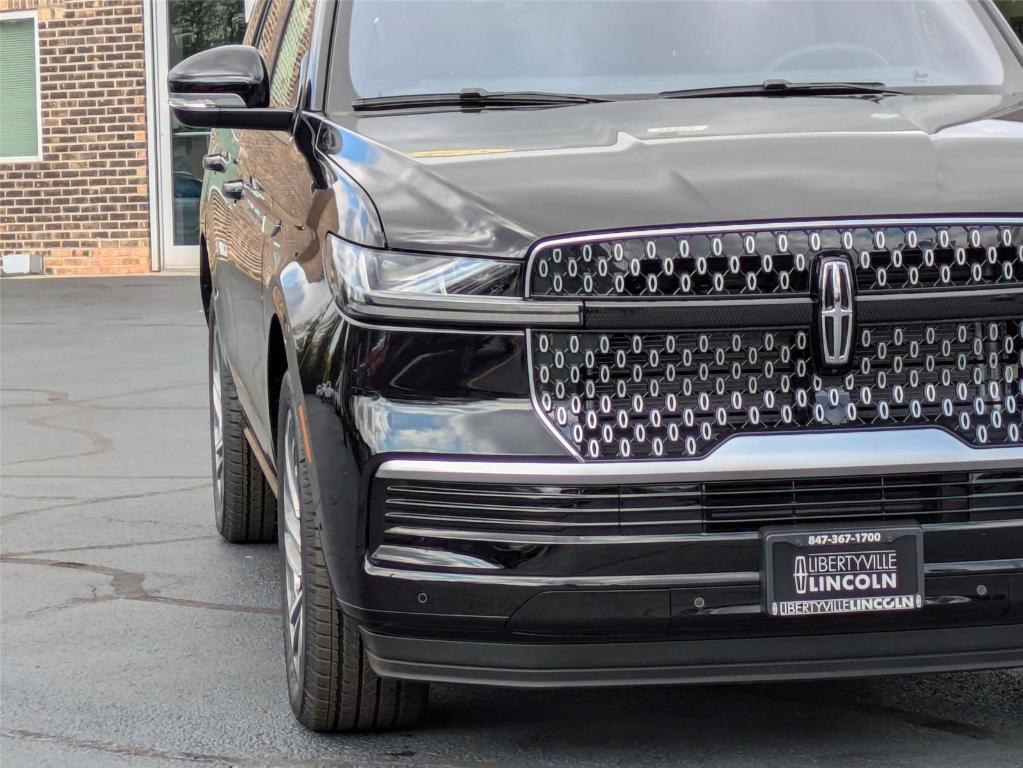 new 2025 Lincoln Navigator car, priced at $99,275