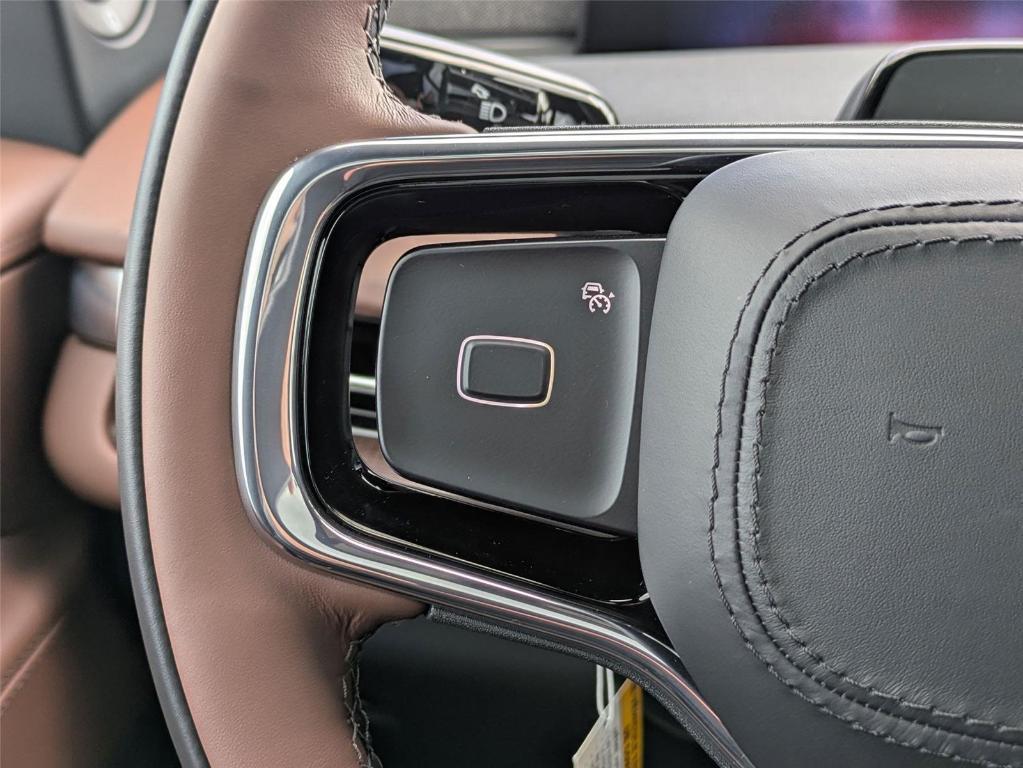 new 2025 Lincoln Navigator car, priced at $99,275