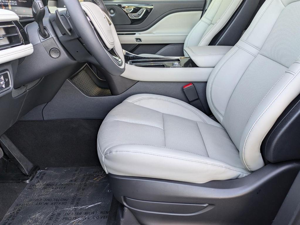 new 2025 Lincoln Aviator car, priced at $72,735